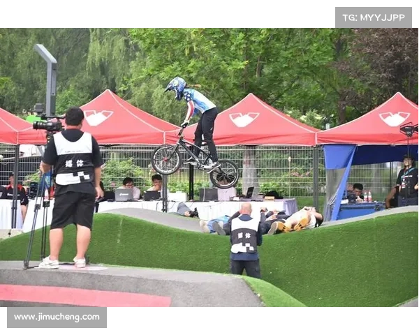 寒冬十二月围棋盛会高手云集巅峰对决精彩赛事引爆年终热潮 寒冬十二月围棋盛会高手云集巅峰对决精彩赛事引爆年终热潮